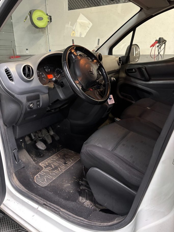 Avant nettoyage intérieur à domicile